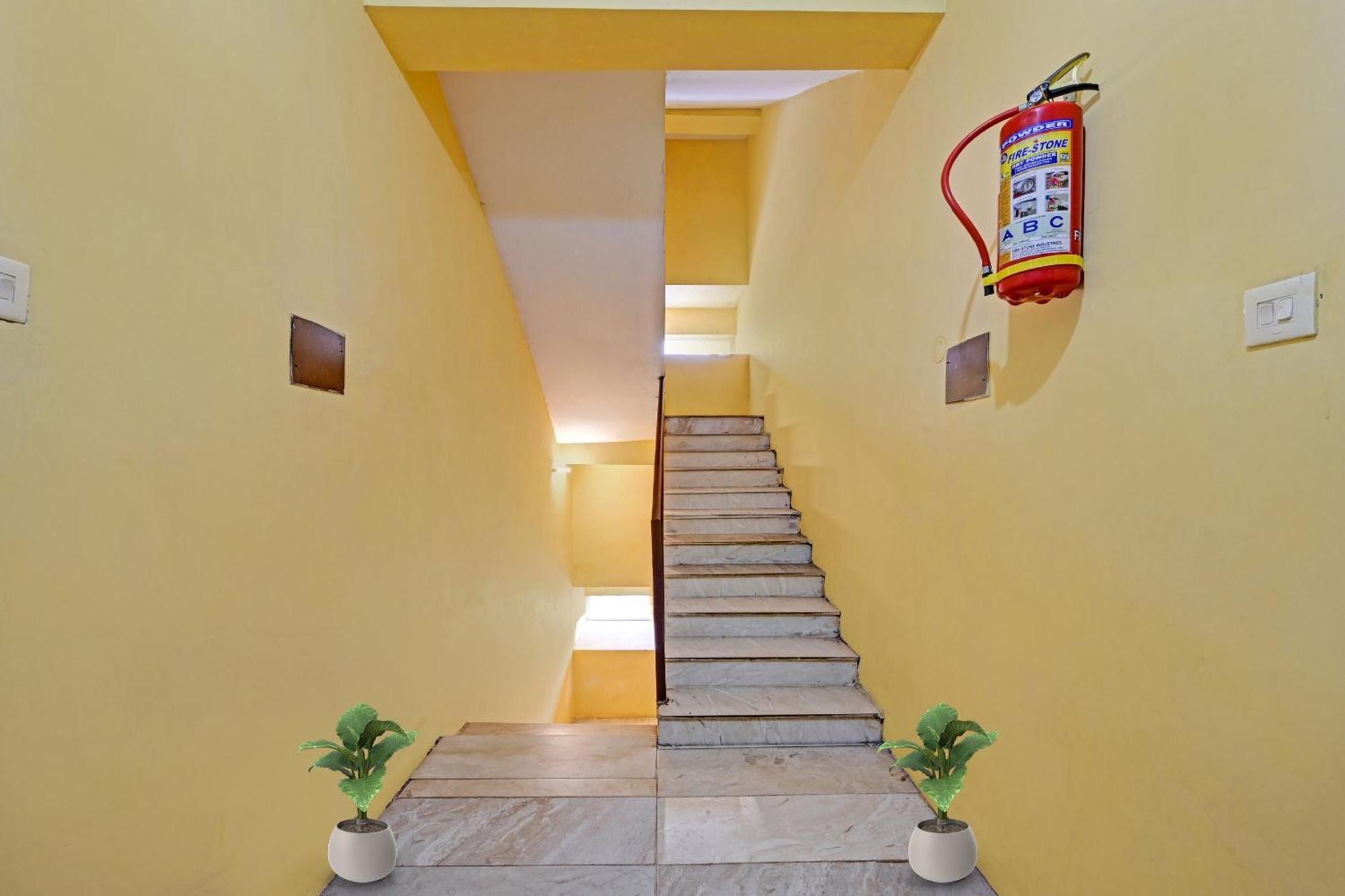 Hotel O Coastal Inn Luxury Service Apartments Kakinada Exterior photo